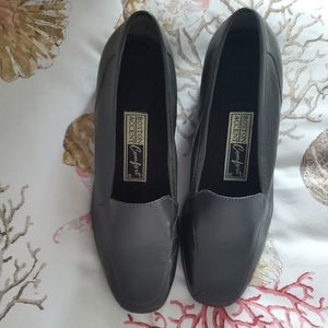 Women's Boston accent brown shoes